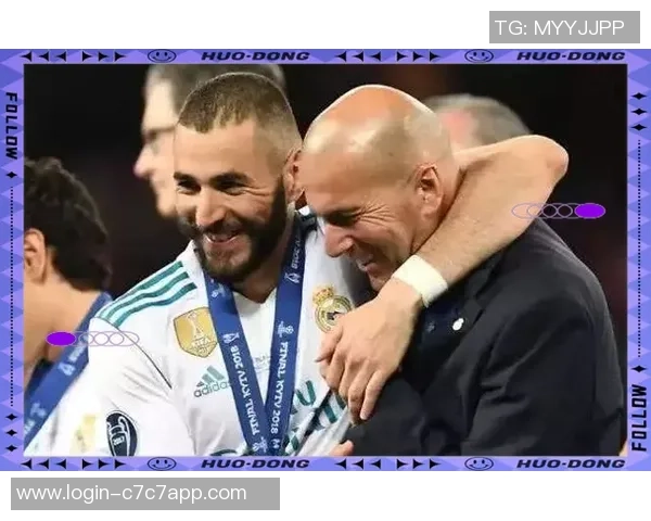 本泽马的传奇之路：从青涩少年到世界足坛巨星的蜕变与荣耀